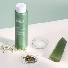 将图片加载到图库查看器，Cleanformance Herbal Balancing Toner at MEROSKIN
